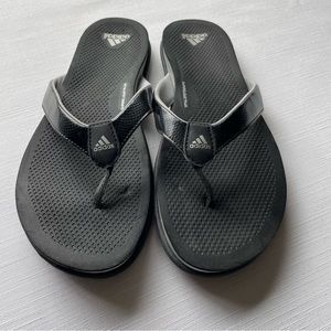 Adidas Cloudform black Ultra Thong beach flip flops, women’s sz 8
